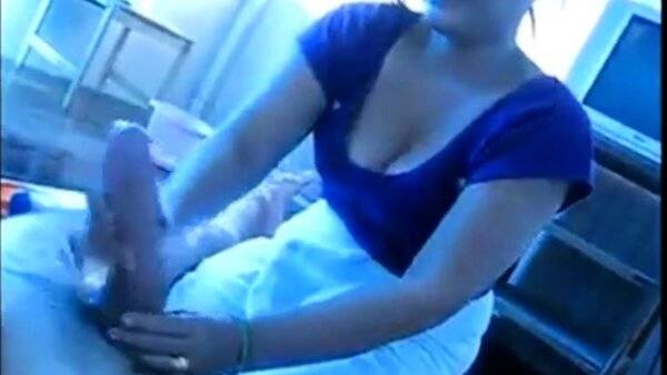 Amateur Asian MILF, massage with happy ending on girlsasian.net