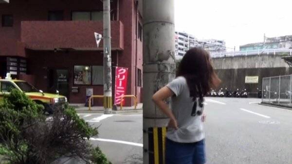 Bad behaved asian peeing - Japan on girlsasian.net