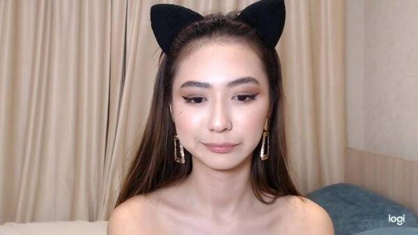 Julia Hub Asian Amateur Webcam - Japan on girlsasian.net