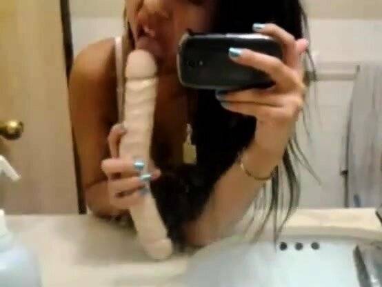 Cute Asian Selfie on girlsasian.net