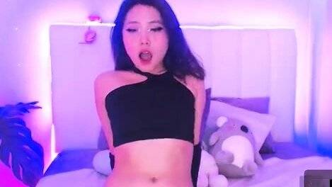 Webcam Asian chick anal masturbation tease - Japan on girlsasian.net