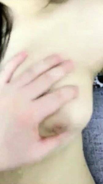 Korean wife on couch Amateur Asian Japanese Korean Webcams - Japan - North Korea on girlsasian.net