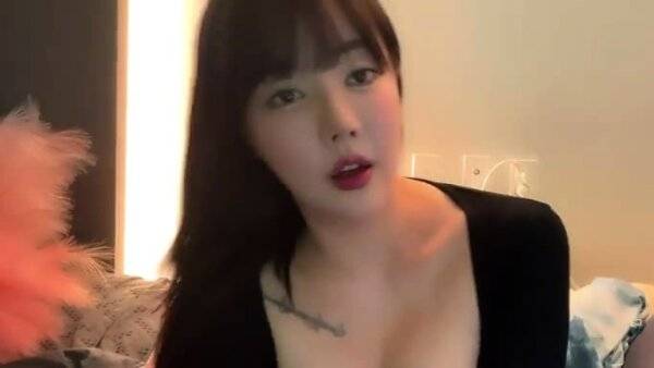 Asian hottie with nice big boobs - North Korea on girlsasian.net