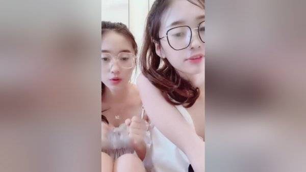 Skinny Asian Teen Lesbians - China on girlsasian.net