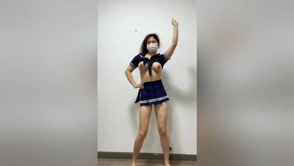 Solo Asian Girl Dancing - China on girlsasian.net