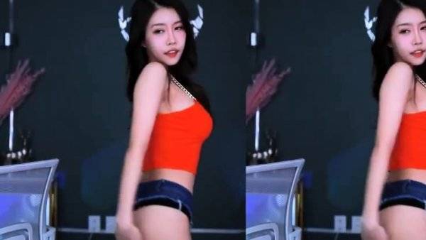 Hot asian babes get horny jerking - China on girlsasian.net