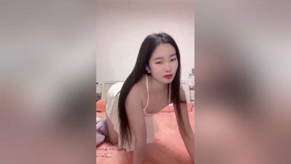 Cute asian teen girl playing alone - China on girlsasian.net