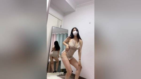 Asian Girl With Big Boobs Dancing - China on girlsasian.net