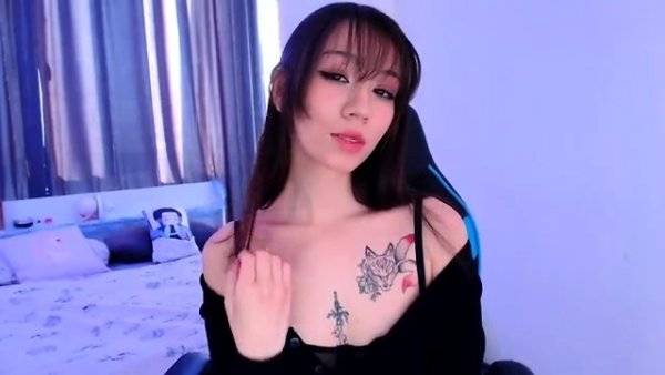 Amateur Asian Webcam Strip Masturbation on girlsasian.net