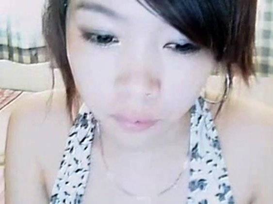 Asian Webcam Girl Chinese Amateur Goes Online - China on girlsasian.net