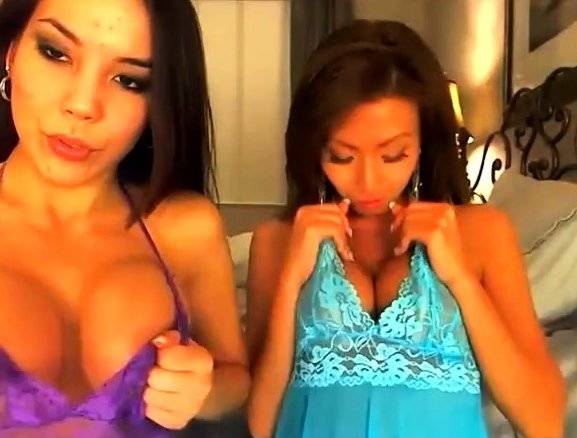 Asian Amateur Webcam Porn Video on girlsasian.net