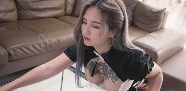 Asian MILF is in debt and can only pay with her body on girlsasian.net