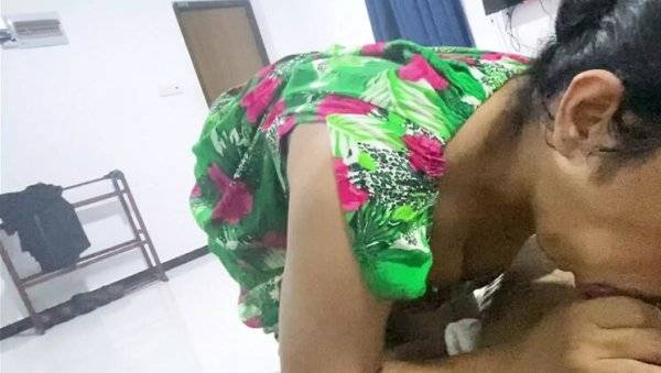 Arabicqueen sucks hard in intense Sri Lankan blowjob - big tits Asian MILF deep throat action - Sri Lanka on girlsasian.net