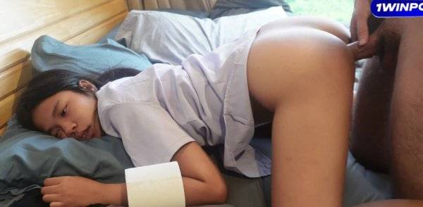 FIRST ANAL for a 18 years Asian amateur on girlsasian.net