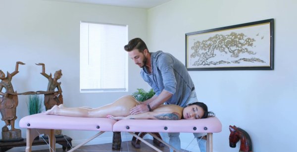 Skinny asian babe Avery Black rides Lucas Frost’s cock on girlsasian.net