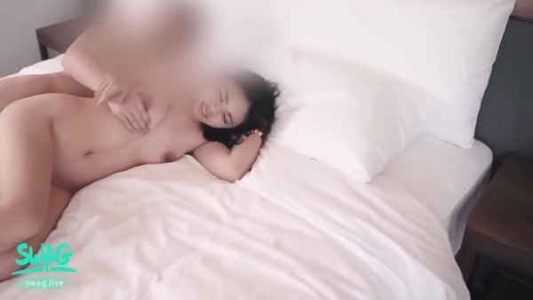 Horny Delivery Girl Fucked By Asian Hunk on girlsasian.net