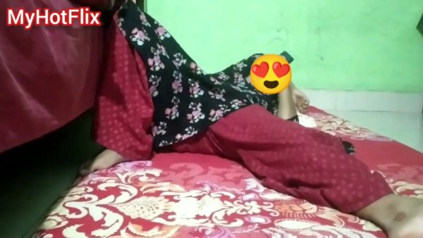 Passionate hotwife takes creampie from her partner on a floral bed on girlsasian.net