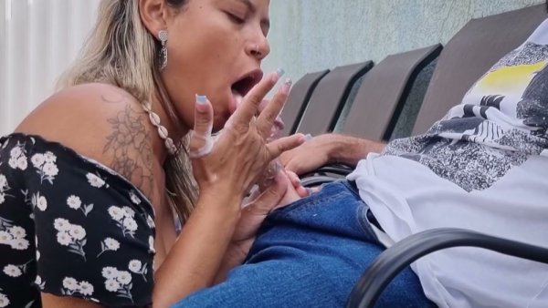 Curvy Brazilian Latina gives a stranger deep throat outdoors - Brazil on girlsasian.net