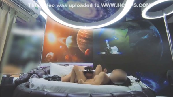 Young Vietnamese girlfriend live streams her wild ride on her boyfriend's big cock - Vietnam - county Young on girlsasian.net