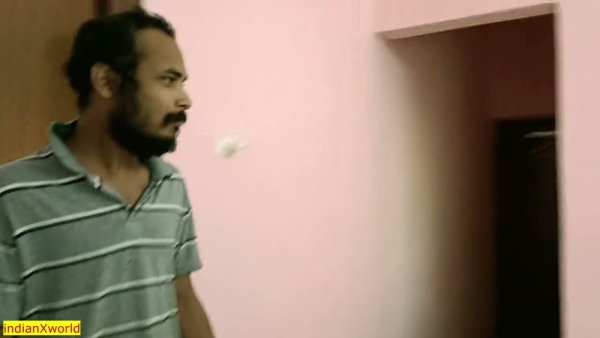 Married Bangladeshi woman meets hotel employee in private bathroom encounter - India on girlsasian.net