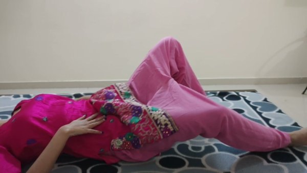 Indian woman in traditional clothes shares passionate missionary moment in private room - India on girlsasian.net