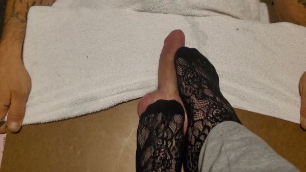 American man indulges in intense foot fetish with self-administered footjob and trampling - Usa on girlsasian.net