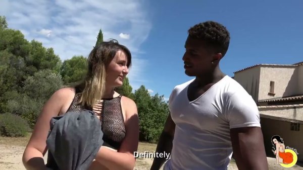 Blonde spreads her big ass for deep anal outdoors on girlsasian.net
