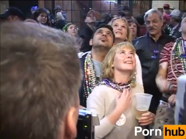 Bronzed college girls and guys let loose at a wild beach party on girlsasian.net