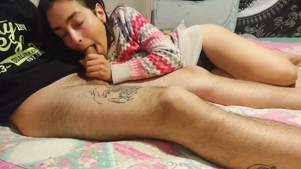 Chilean college woman gives a deep blowjob to her tattooed partner on girlsasian.net